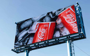 Полноцветная коммерческая реклама Billboard Outdoor Fixed Digital LED Display Screens Белый дизайн для рассеивания тепла