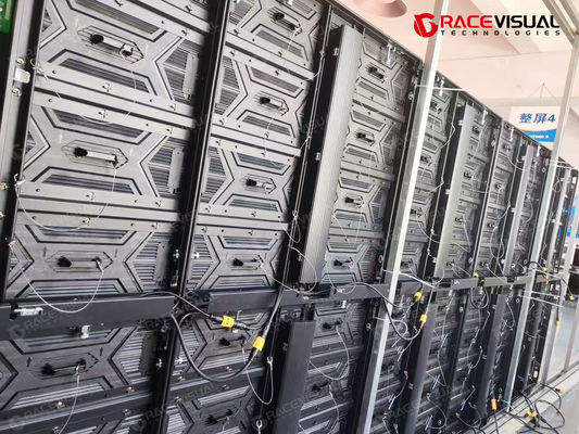 Профессиональная наружная светодиодная дисплейная система серии OE P3.9 - дизайн передней службы с защитой IP65, соотношение высокой контрастности 4000: 1 и легкая установка для приложений бесшовного сплайсинга